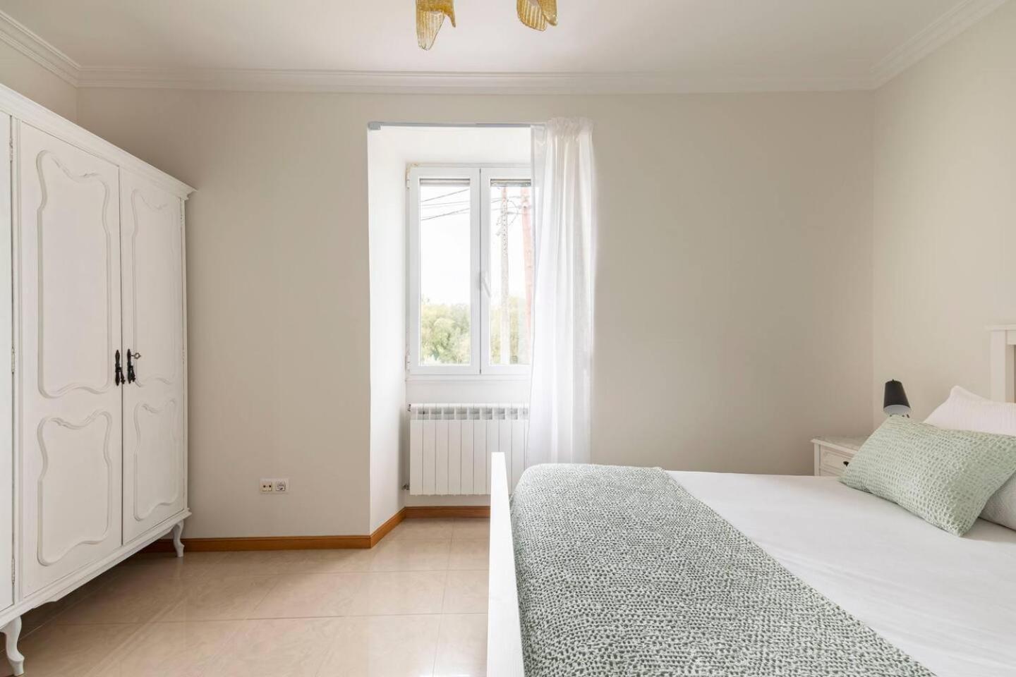 Galihost - Casa Con Enorme Jardin En Cambados Villa Bagian luar foto
