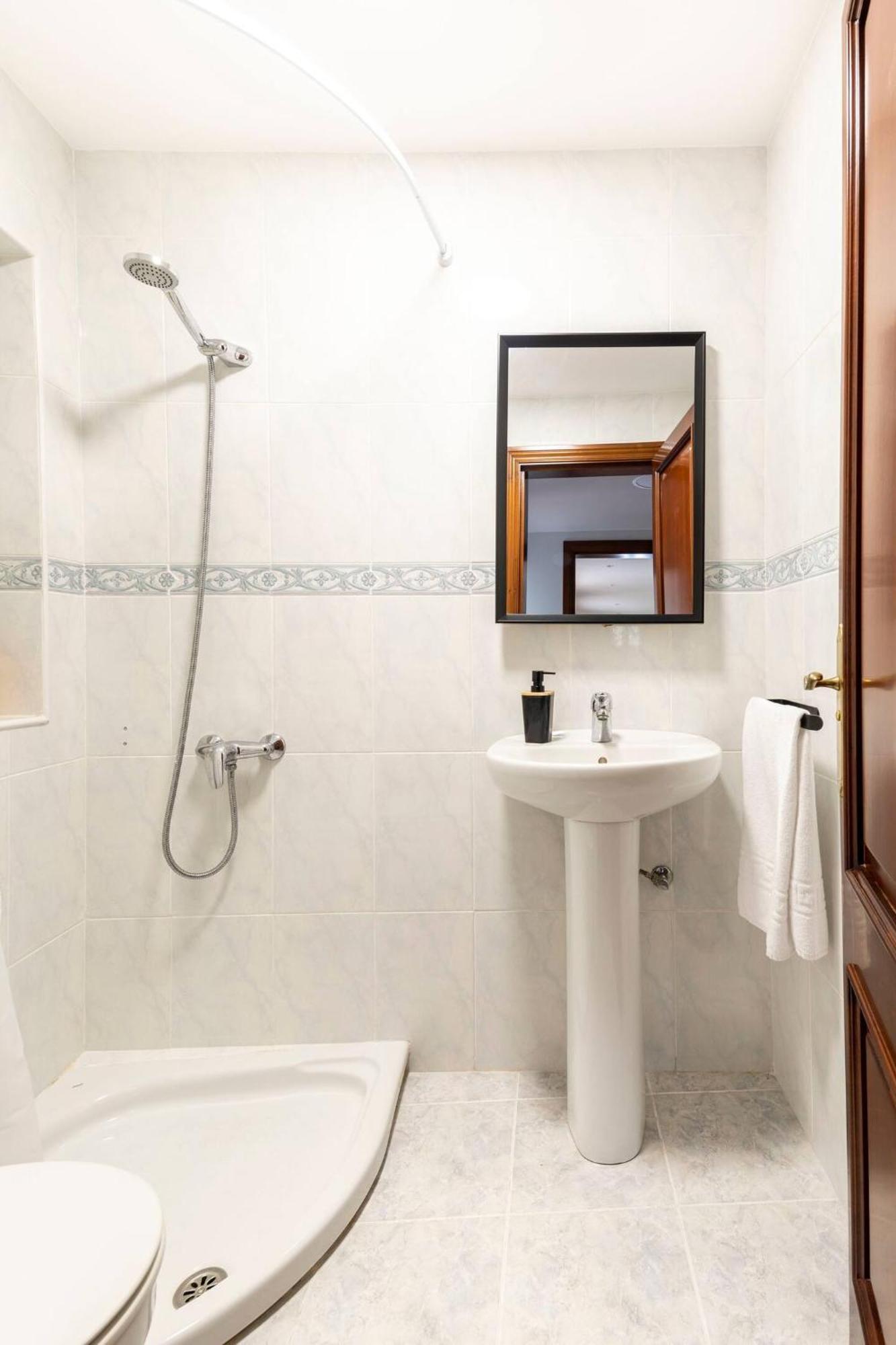 Galihost - Casa Con Enorme Jardin En Cambados Villa Bagian luar foto
